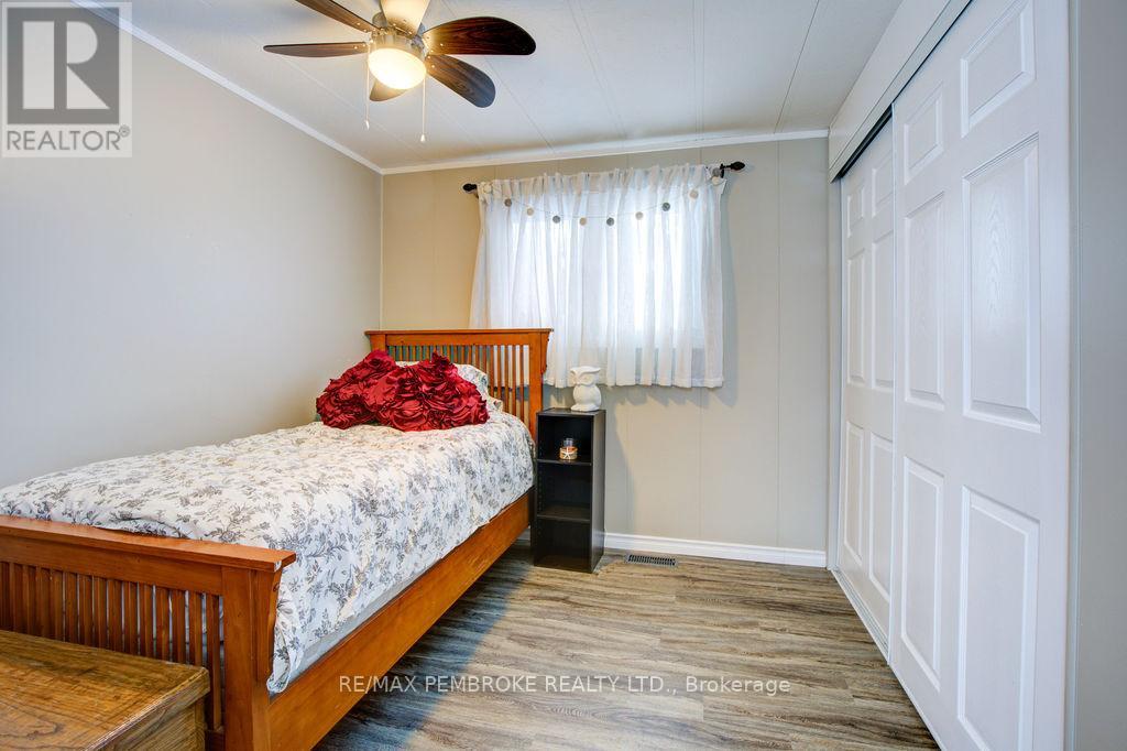 66 Pinehurst Estates, Petawawa, Ontario  K8H 2H2 - Photo 11 - X12706532