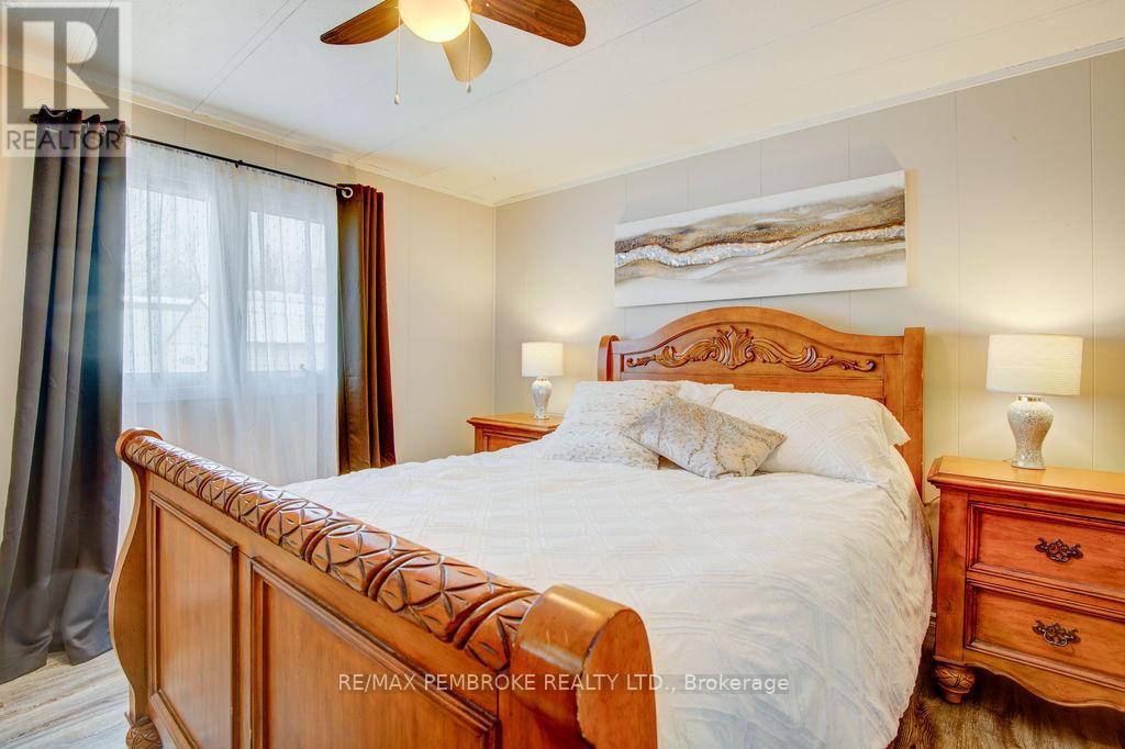 66 Pinehurst Estates, Petawawa, Ontario  K8H 2H2 - Photo 13 - X12706532