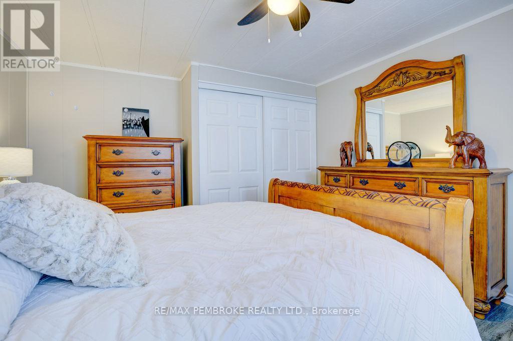 66 Pinehurst Estates, Petawawa, Ontario  K8H 2H2 - Photo 14 - X12706532