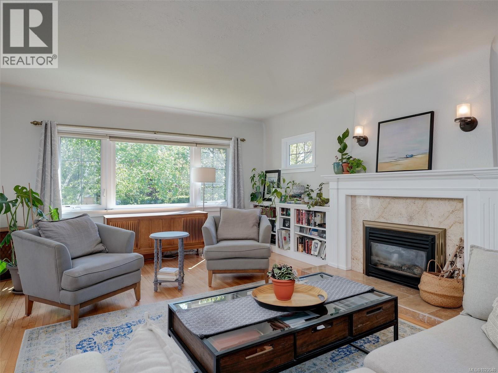 1650 Hampshire Rd, Oak Bay, British Columbia  V8R 5T5 - Photo 3 - 1023540