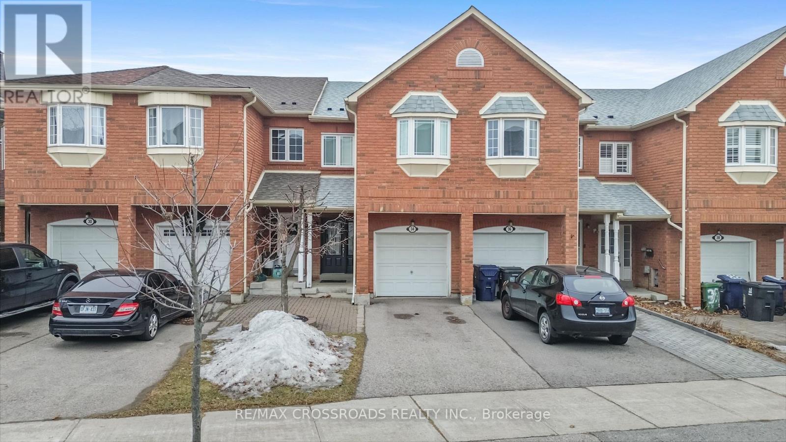 Main - 38 Jinnah Court, Toronto, Ontario  M4A 2Y1 - Photo 1 - C12706494