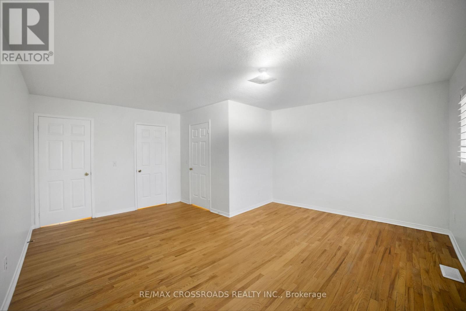 Main - 38 Jinnah Court, Toronto, Ontario  M4A 2Y1 - Photo 14 - C12706494