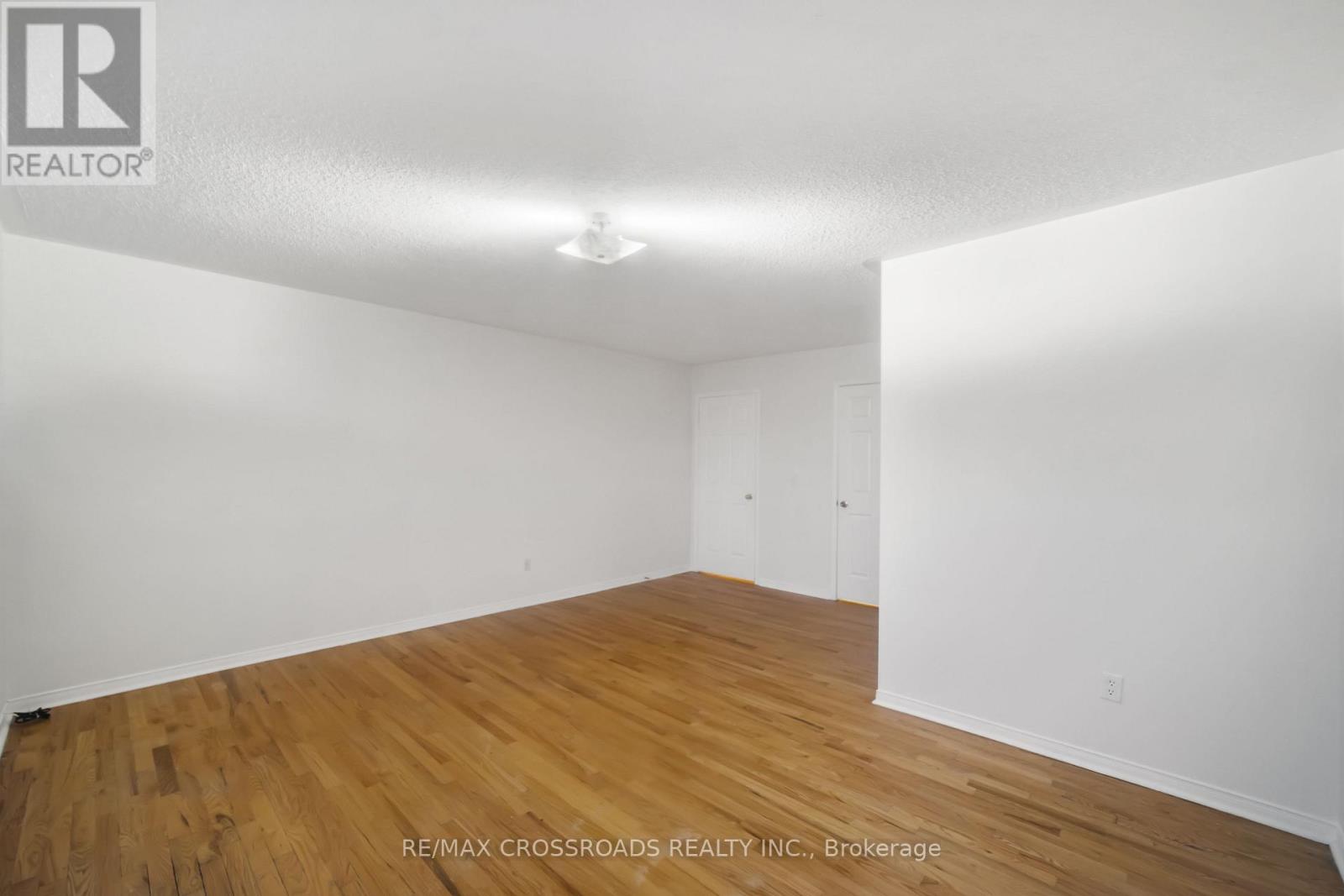 Main - 38 Jinnah Court, Toronto, Ontario  M4A 2Y1 - Photo 15 - C12706494
