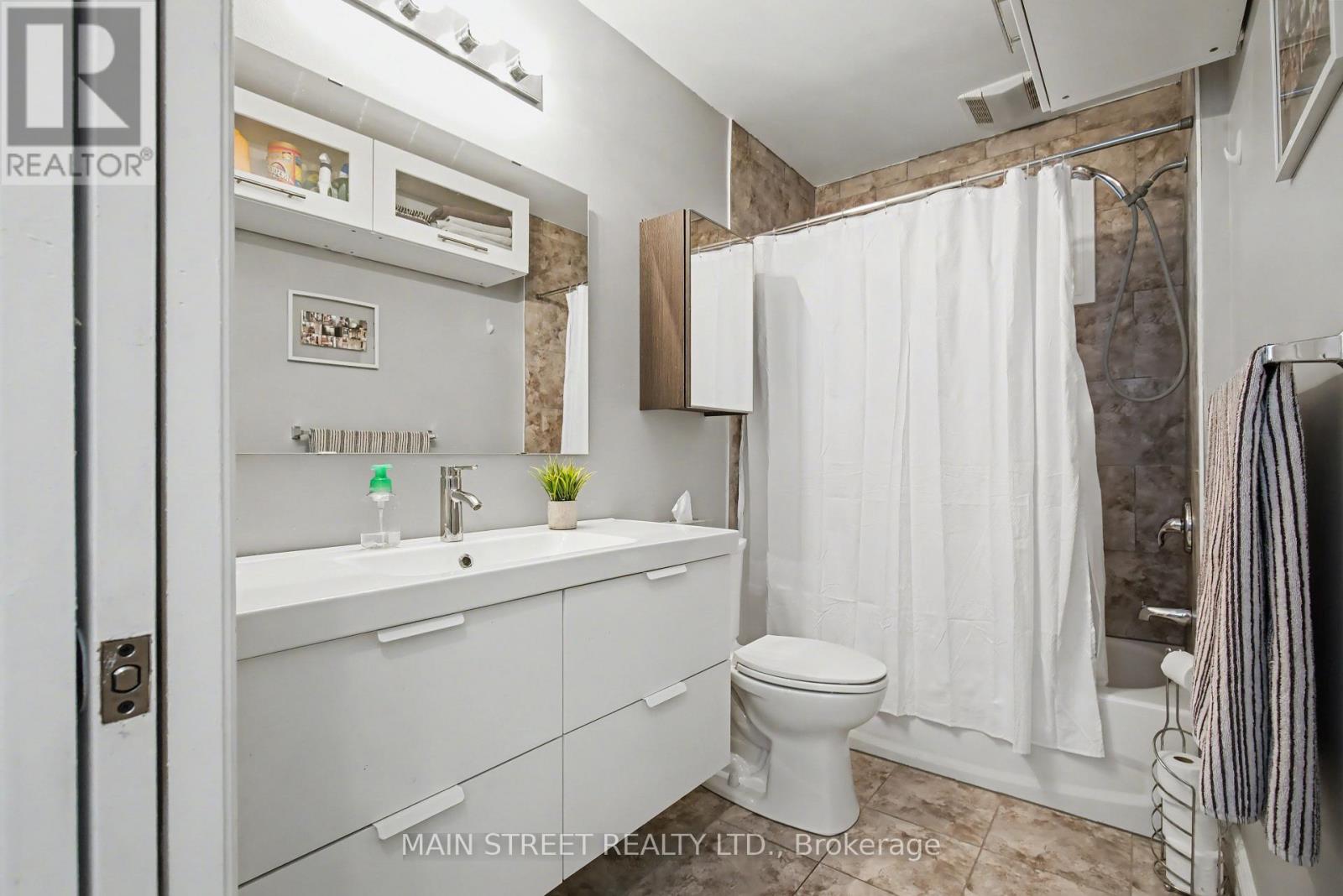 203 Gibbons Street, Oshawa, Ontario  L1J 4Y1 - Photo 13 - E12706520