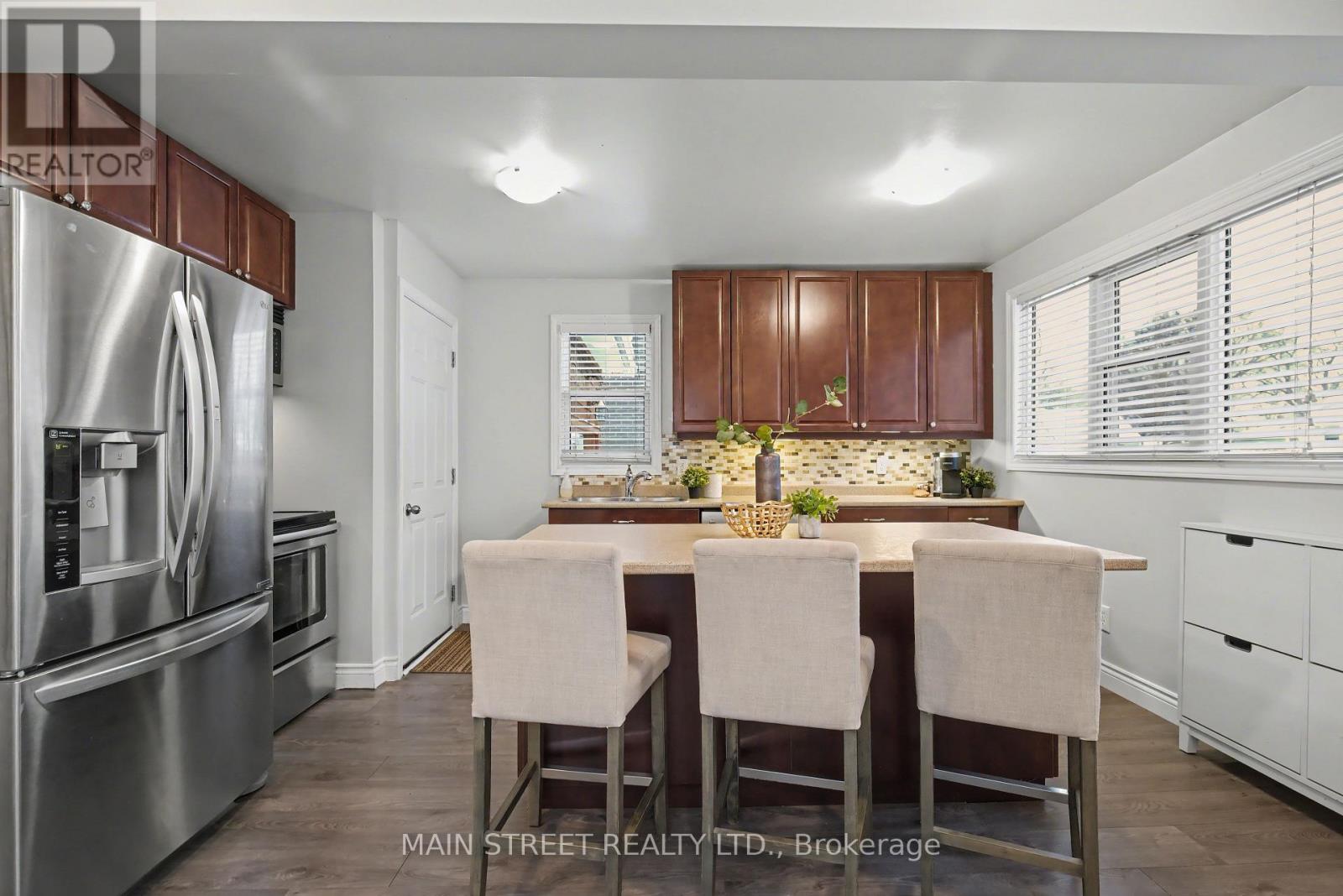 203 Gibbons Street, Oshawa, Ontario  L1J 4Y1 - Photo 3 - E12706520