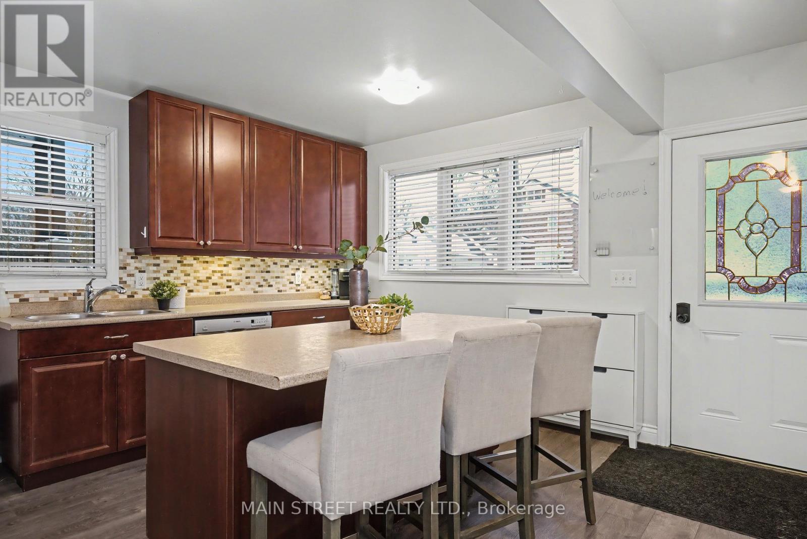 203 Gibbons Street, Oshawa, Ontario  L1J 4Y1 - Photo 6 - E12706520