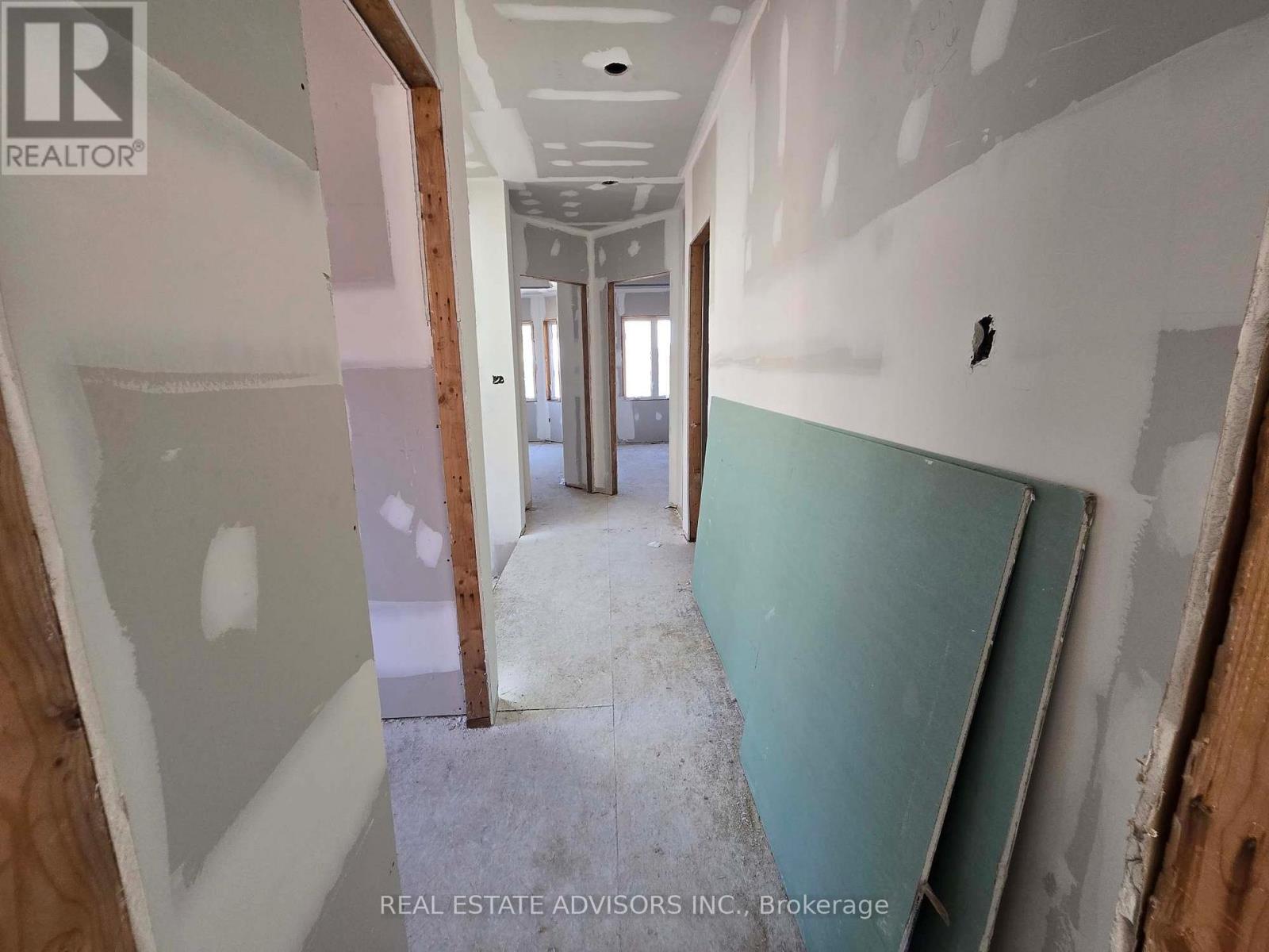 68b Laurel Avenue, Toronto, Ontario  M1K 3J6 - Photo 11 - E12706548