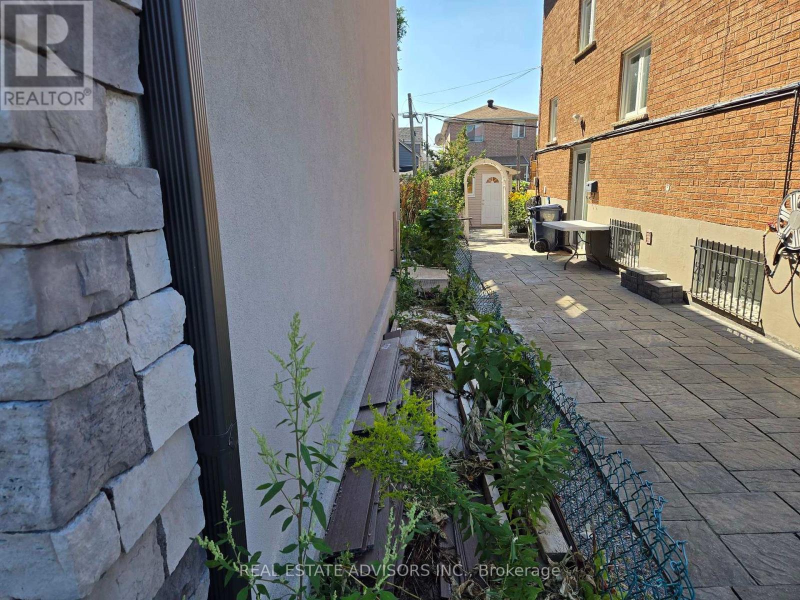 68b Laurel Avenue, Toronto, Ontario  M1K 3J6 - Photo 27 - E12706548