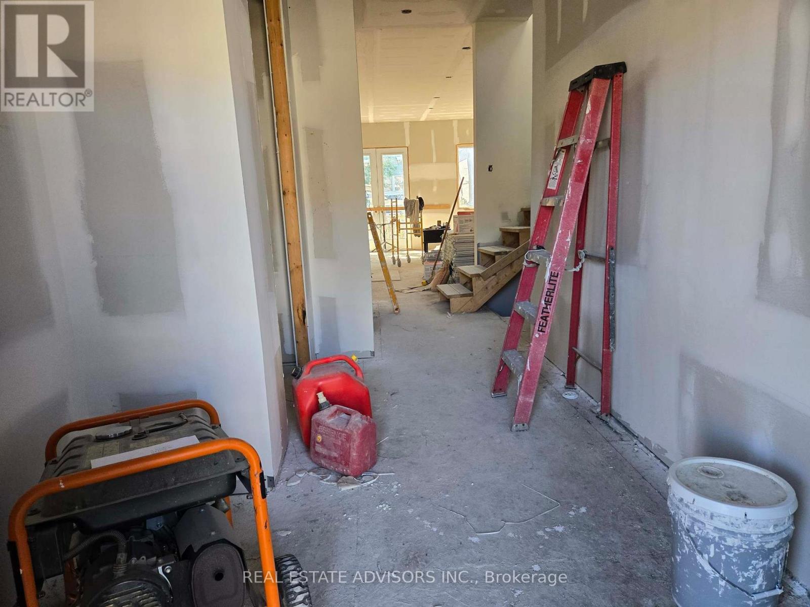 68b Laurel Avenue, Toronto, Ontario  M1K 3J6 - Photo 3 - E12706548