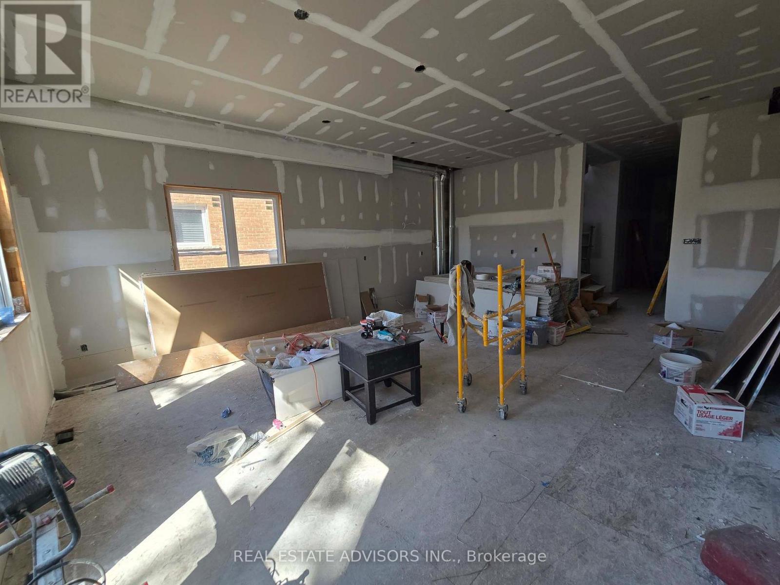 68b Laurel Avenue, Toronto, Ontario  M1K 3J6 - Photo 4 - E12706548