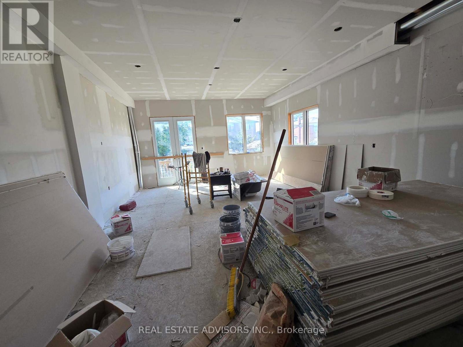 68b Laurel Avenue, Toronto, Ontario  M1K 3J6 - Photo 5 - E12706548