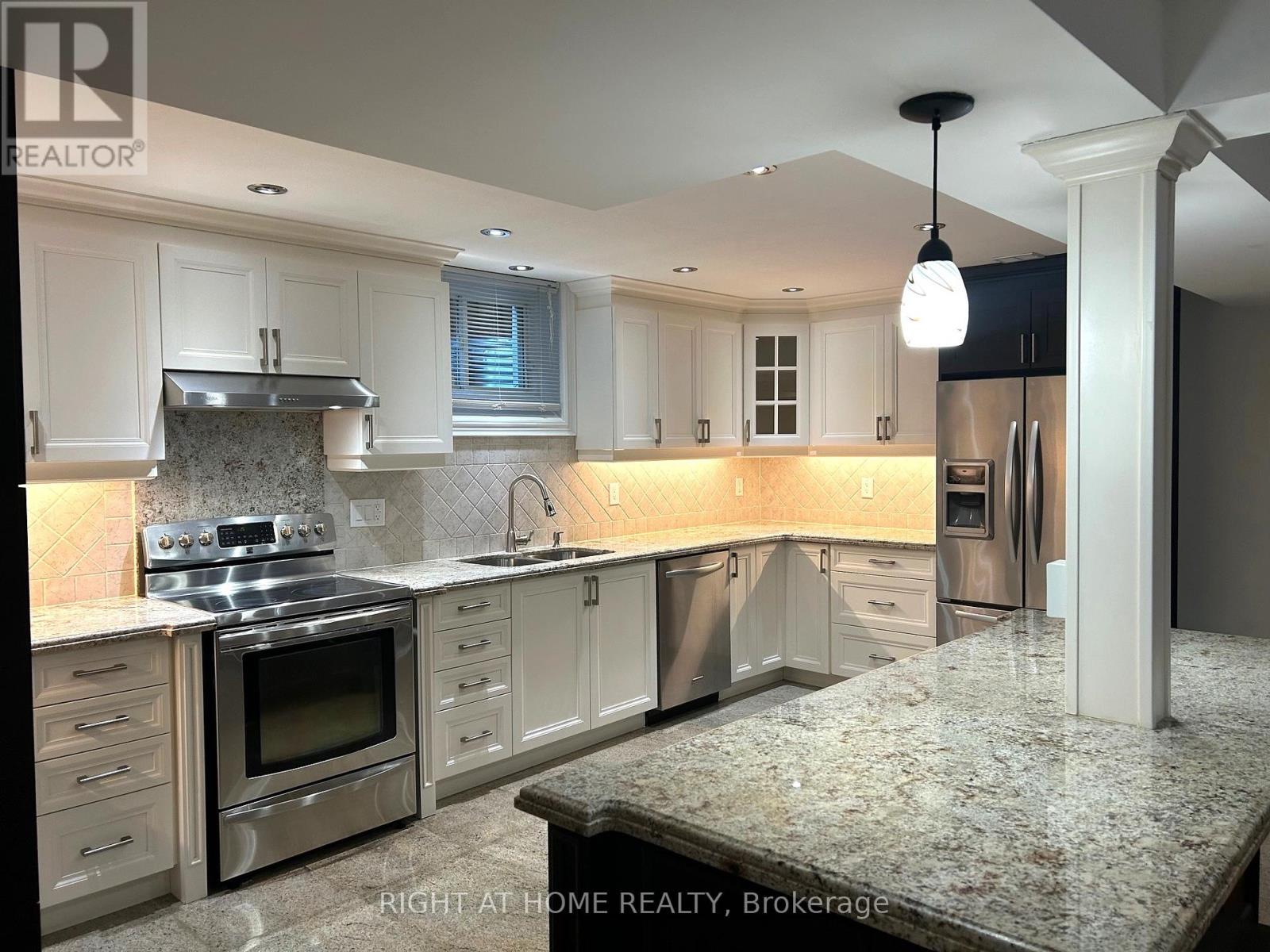 31 VIA GUARDIA ROAD, vaughan (vellore village), Ontario