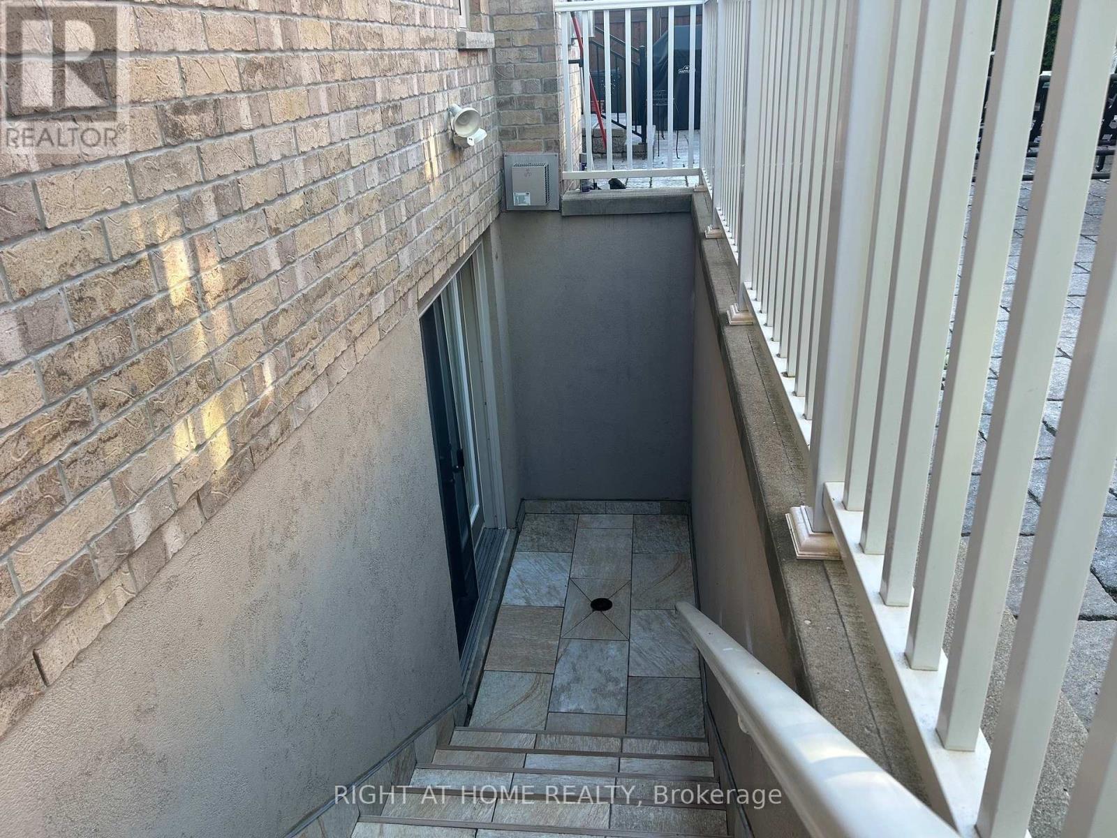 31 Via Guardia Road, Vaughan (Vellore Village), Ontario  L4H 0Y4 - Photo 4 - N12706568