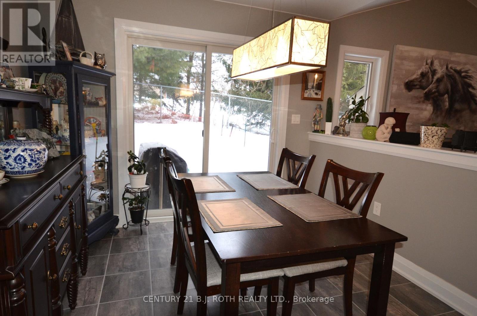 8 Revol Road, Penetanguishene, Ontario  L9M 0W8 - Photo 10 - S12706524