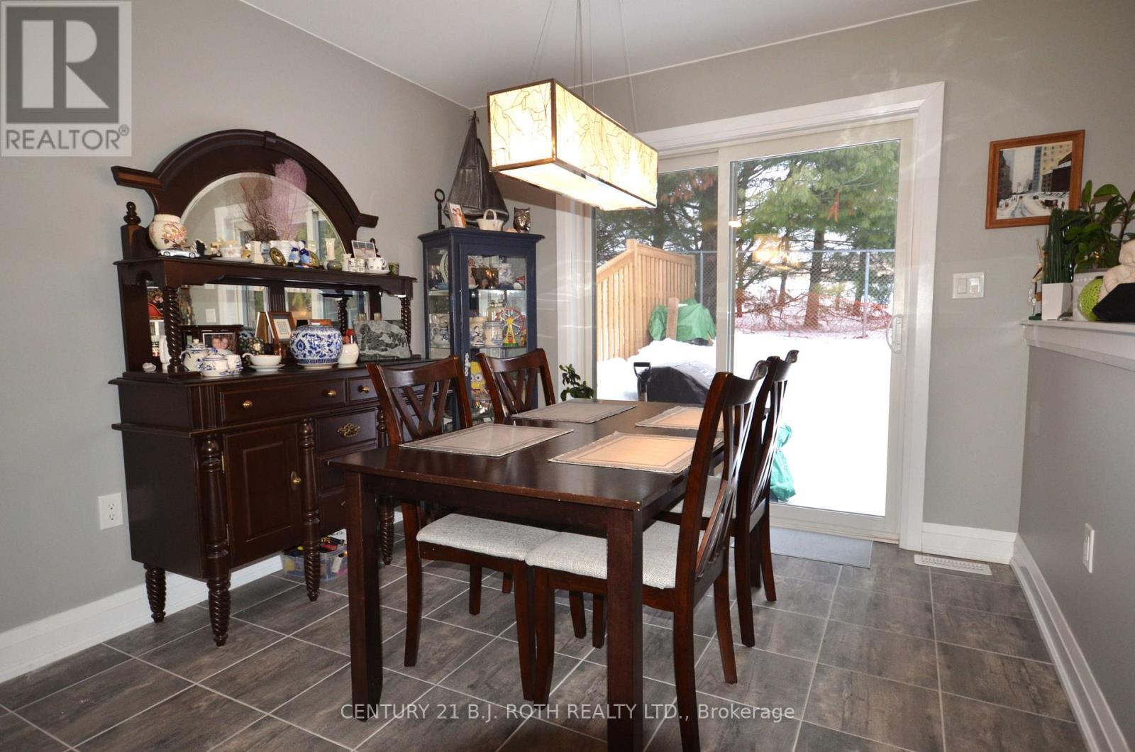 8 Revol Road, Penetanguishene, Ontario  L9M 0W8 - Photo 11 - S12706524