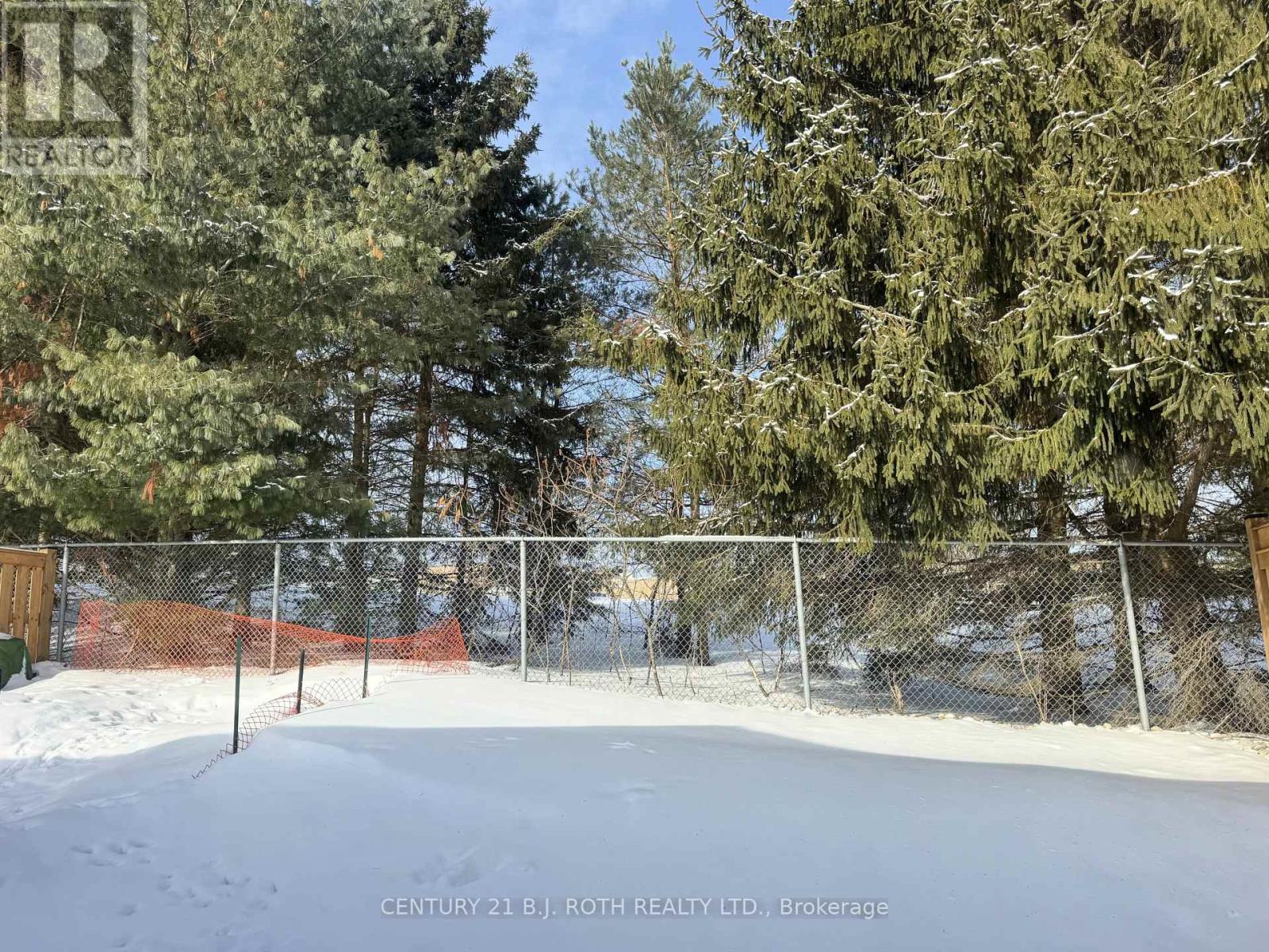 8 Revol Road, Penetanguishene, Ontario  L9M 0W8 - Photo 2 - S12706524