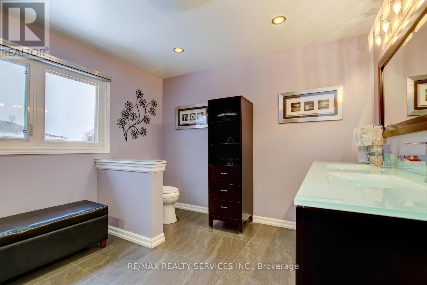 34 Garbutt Crescent, Brampton, Ontario  L6X 3G2 - Photo 27 - W12679486