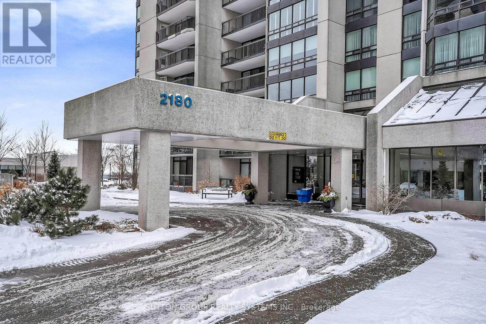 501 - 2180 Marine Drive, Oakville, Ontario  L6L 5V2 - Photo 2 - W12706534