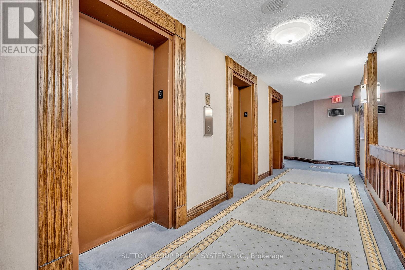 501 - 2180 Marine Drive, Oakville, Ontario  L6L 5V2 - Photo 3 - W12706534