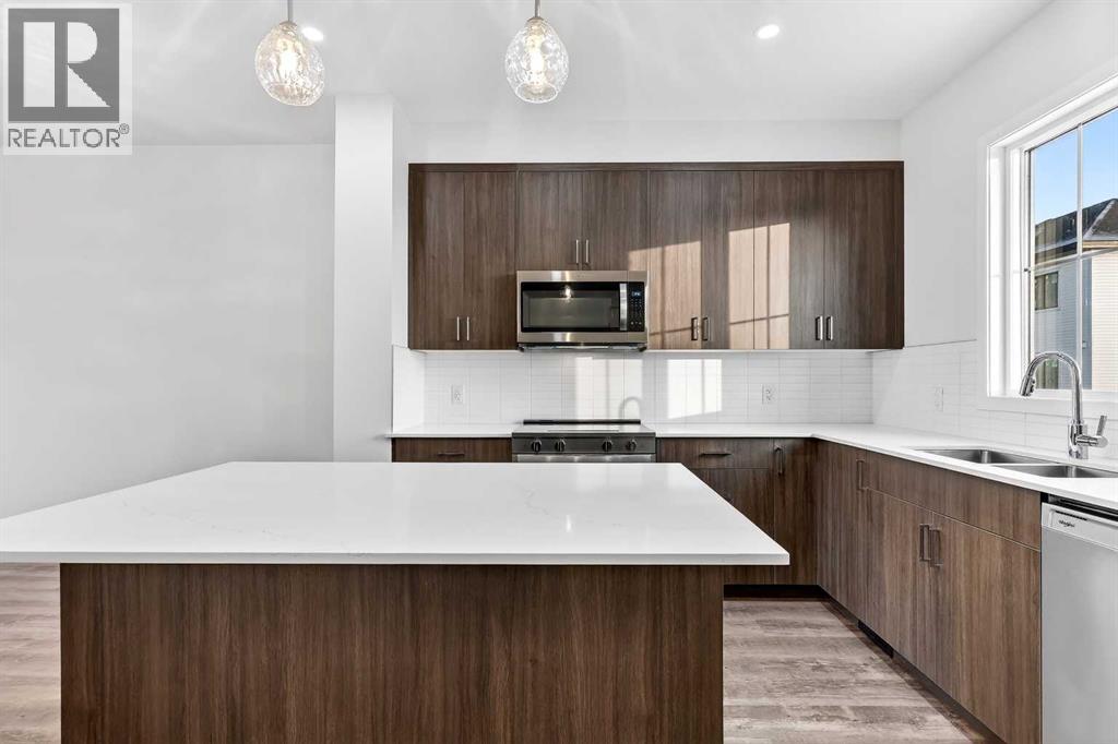 92 Creekside Drive Sw, Calgary, Alberta  T2X 6E2 - Photo 18 - A2279434