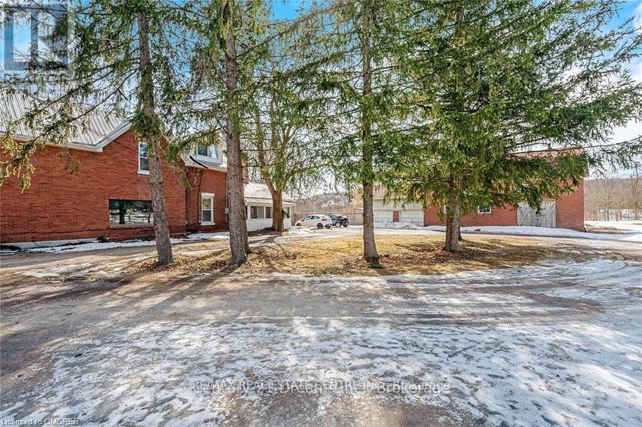 42 B Peru Road, Milton, Ontario  L9T 2V7 - Photo 3 - W12639300