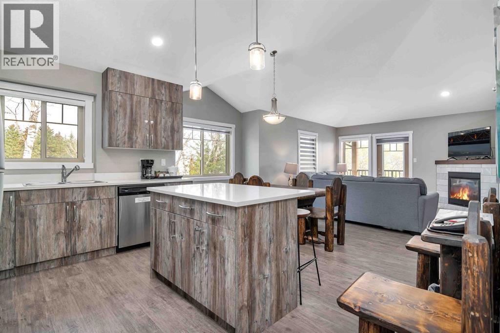 709/710, 401 4 Street, Rural Cypress County, Alberta  T0J 1C0 - Photo 4 - A2189281