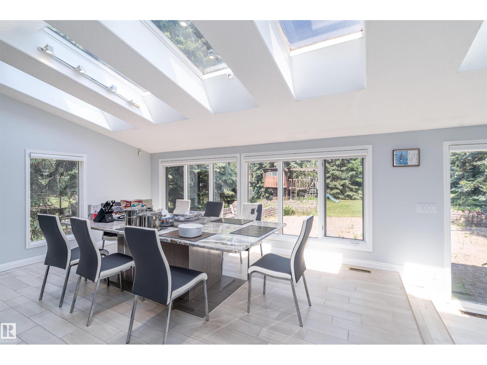 10812 5 Av Sw, Edmonton, Alberta  T6W 1A2 - Photo 5 - E4470163