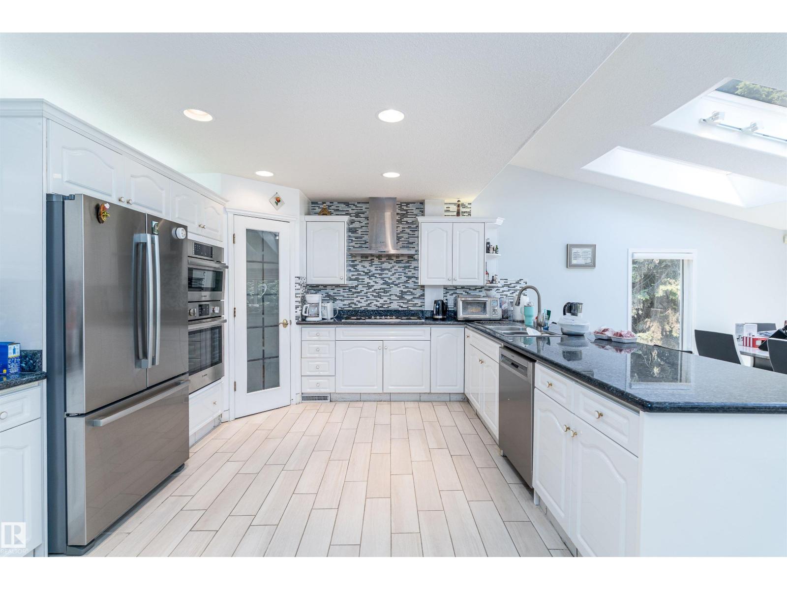 10812 5 Av Sw, Edmonton, Alberta  T6W 1A2 - Photo 7 - E4470163