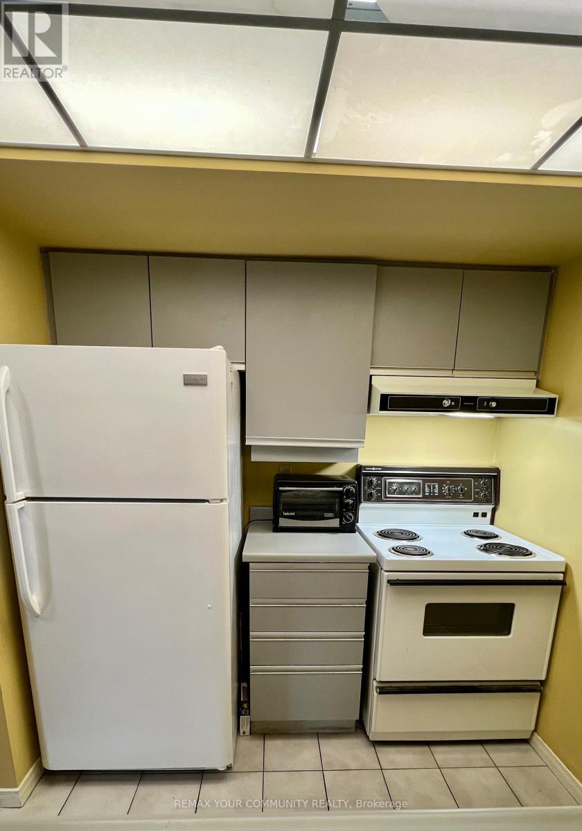 210 - 5 Concorde Place, Toronto, Ontario  M3C 3M8 - Photo 9 - C12706600