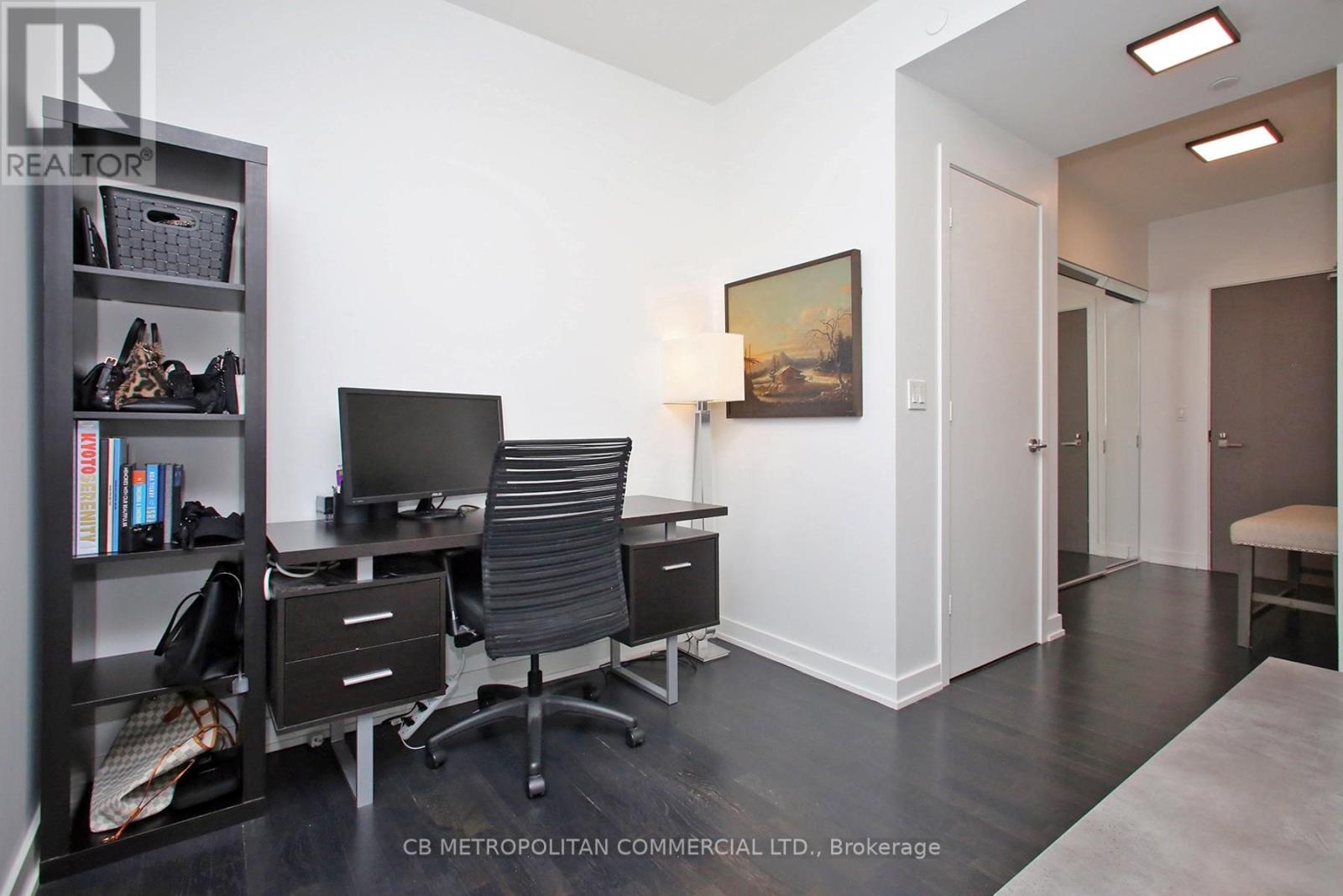 1105 - 501 St Clair Avenue W, Toronto, Ontario  M5P 0A2 - Photo 4 - C12702086