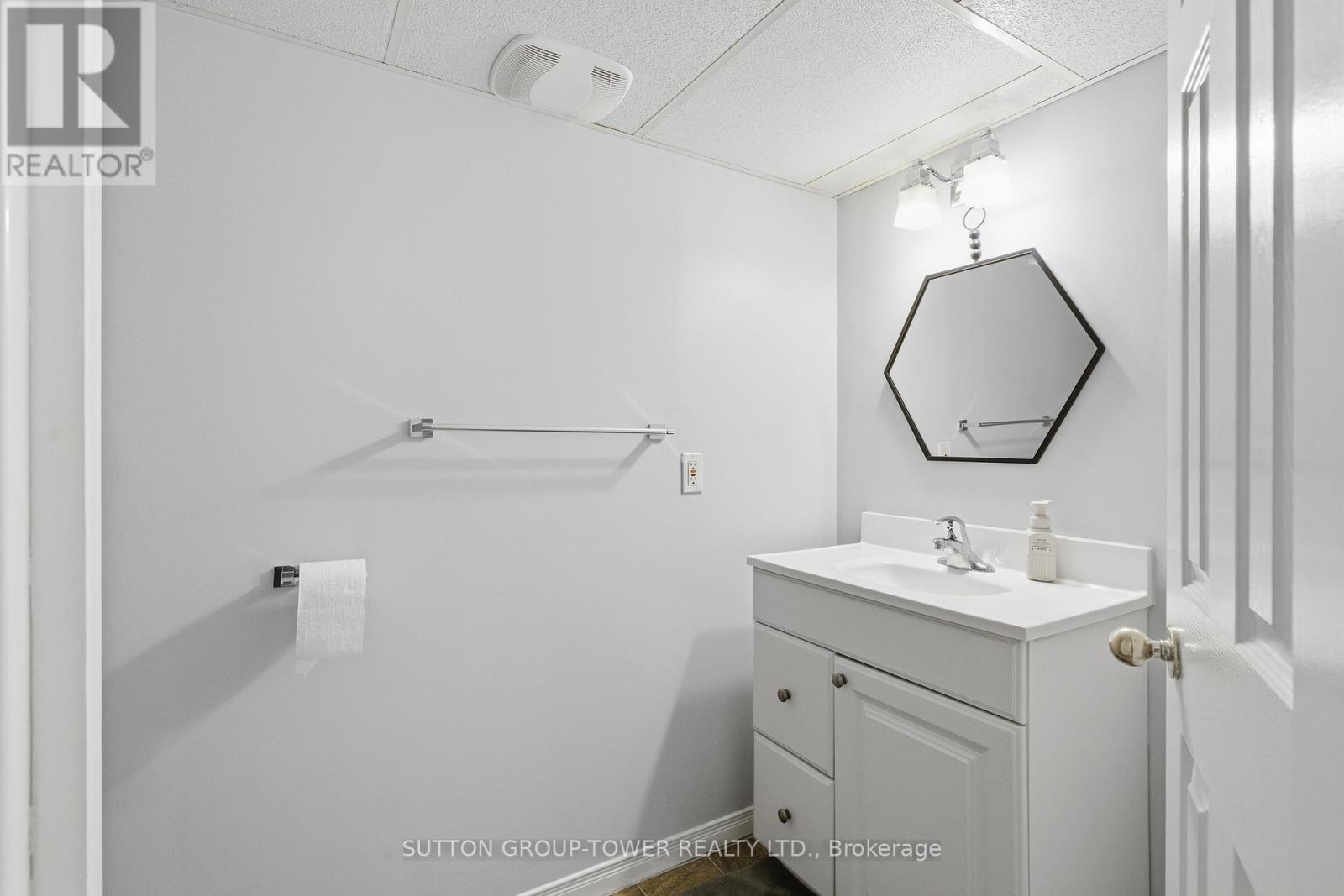 360 Dunsmore Lane, Barrie, Ontario  L4M 7B2 - Photo 13 - S12704710