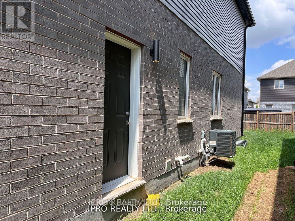 99 Honey Street, Cambridge, Ontario  N1T 0C6 - Photo 39 - X12706588