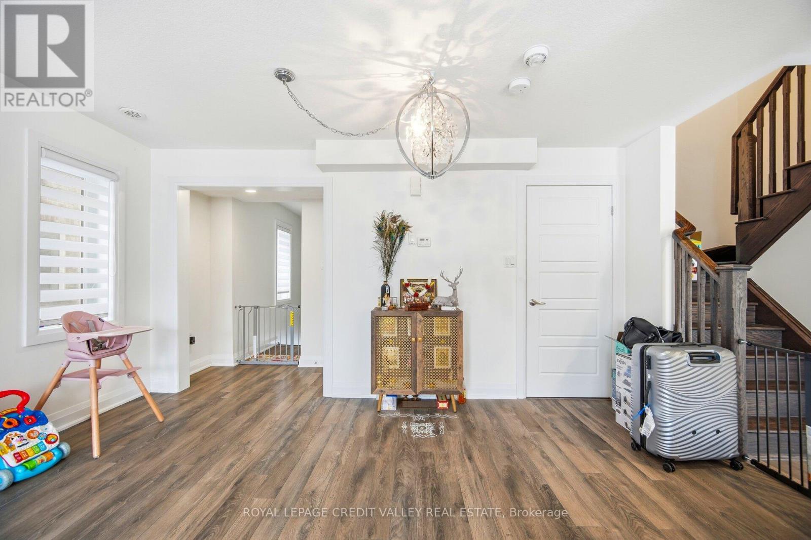 565 Goldenrod Lane, Kitchener, Ontario  N2R 0L7 - Photo 10 - X12706592