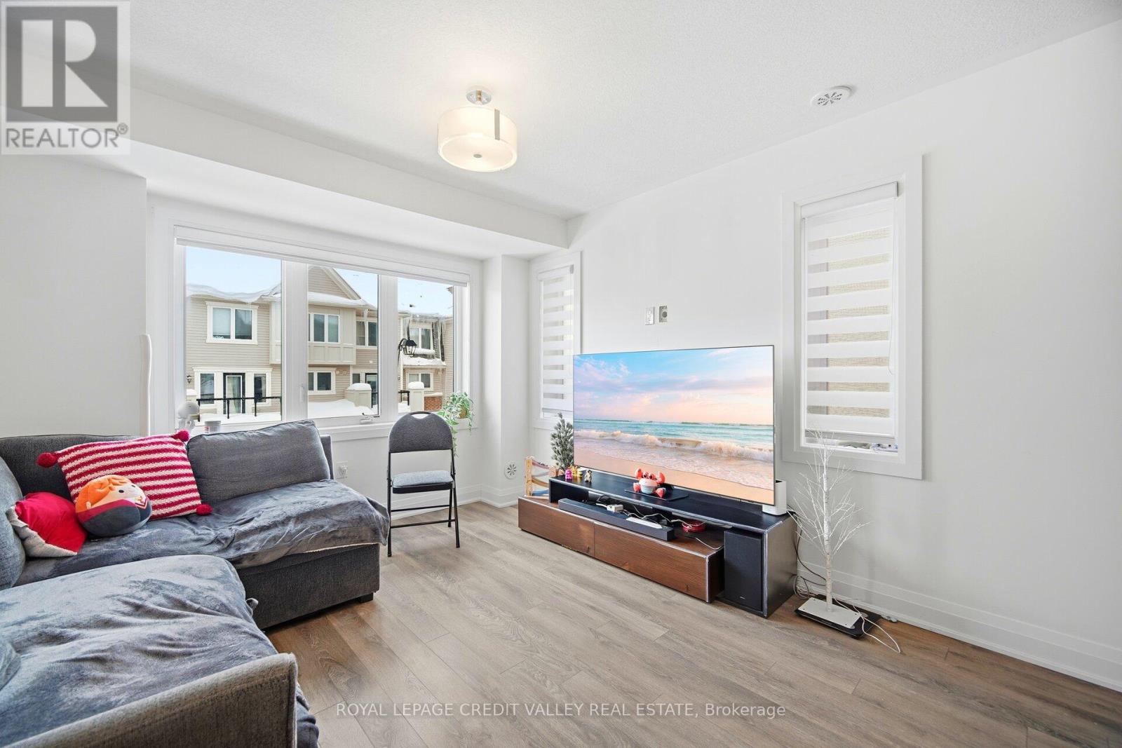 565 Goldenrod Lane, Kitchener, Ontario  N2R 0L7 - Photo 12 - X12706592