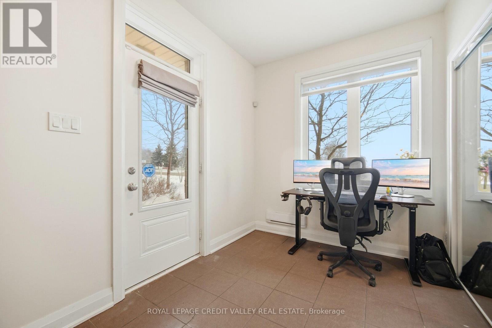 565 Goldenrod Lane, Kitchener, Ontario  N2R 0L7 - Photo 5 - X12706592