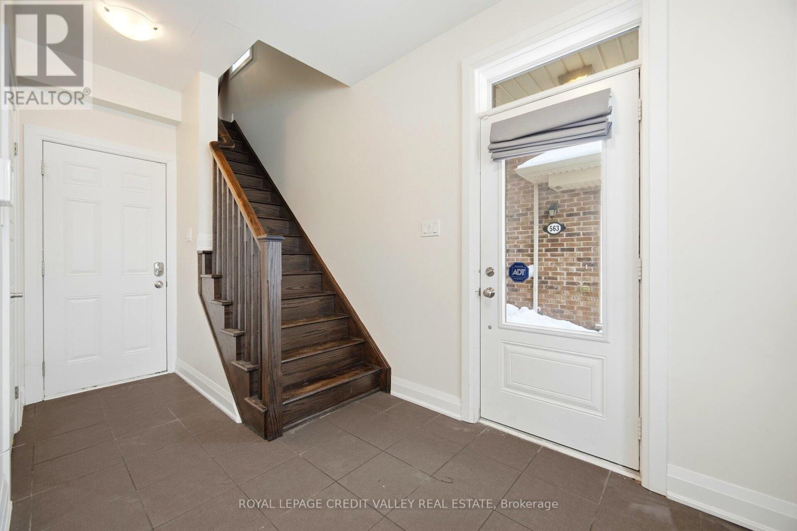 565 Goldenrod Lane, Kitchener, Ontario  N2R 0L7 - Photo 6 - X12706592