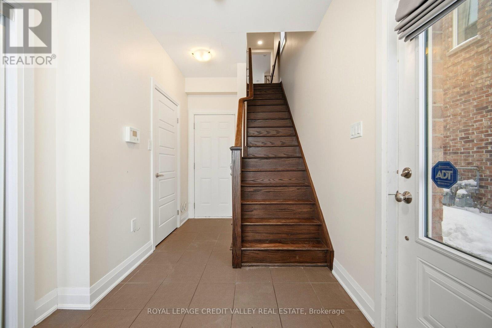 565 Goldenrod Lane, Kitchener, Ontario  N2R 0L7 - Photo 7 - X12706592