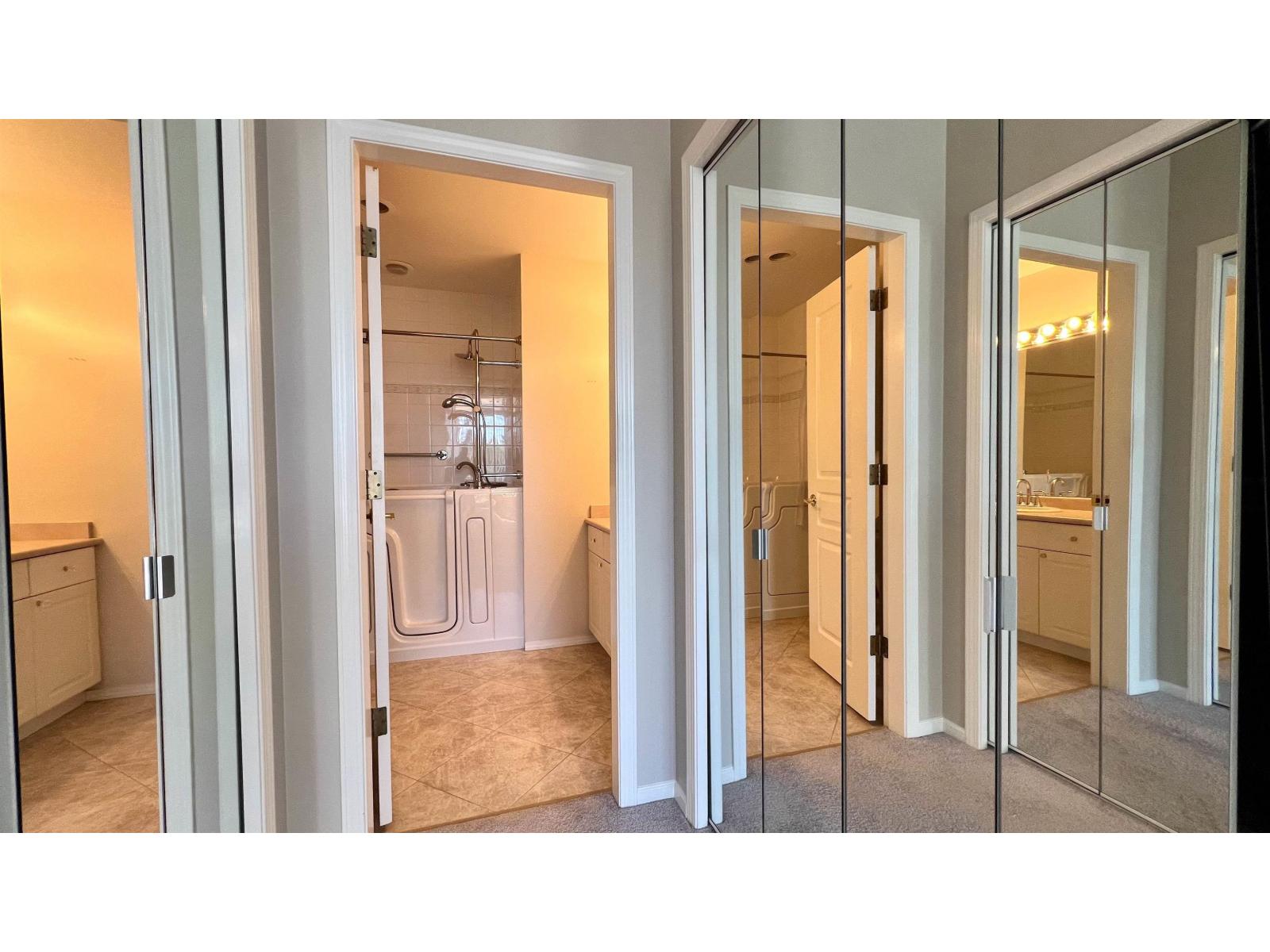 407 1765 Martin Drive, Surrey, British Columbia  V4A 9T6 - Photo 17 - R3018580