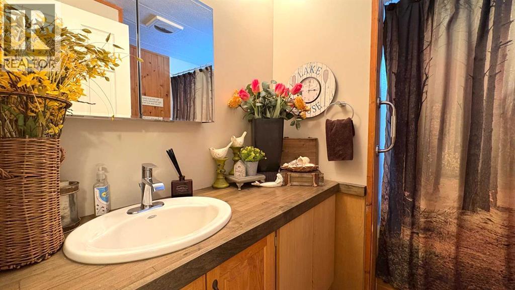 44 Clear Lake, Rural Wainwright No. 61, Alberta  T9W 1K0 - Photo 24 - A2188010