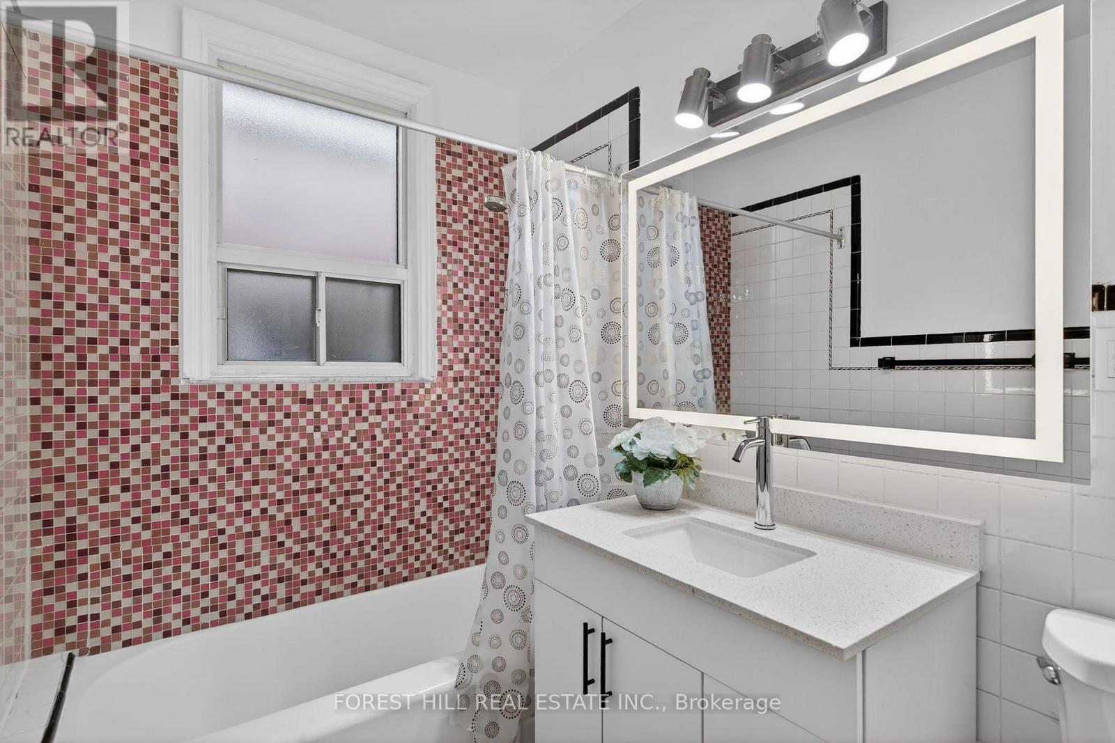 7 Ellsworth Avenue, Toronto, Ontario  M6G 2K4 - Photo 36 - C12706622