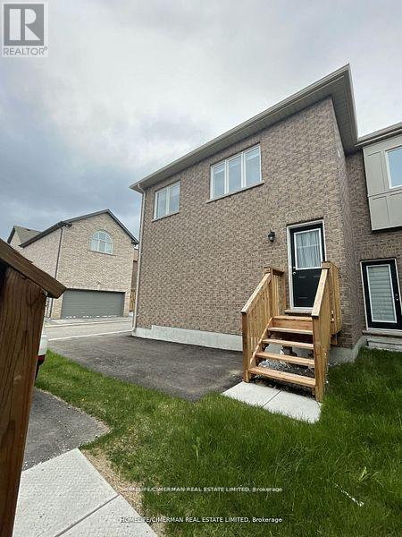 Coach - 7 Waterleaf Road, Markham, Ontario  L6B 0Z3 - Photo 2 - N12706646