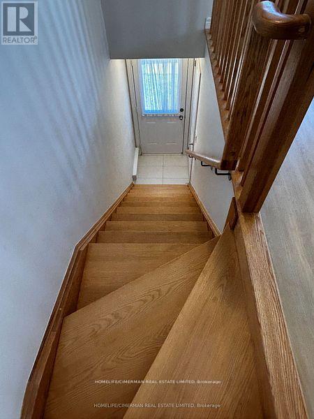 Coach - 7 Waterleaf Road, Markham, Ontario  L6B 0Z3 - Photo 3 - N12706646