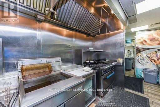 180 Sandalwood Parkway E, Brampton (Heart Lake West), Ontario  L6Z 4N2 - Photo 19 - W12706406