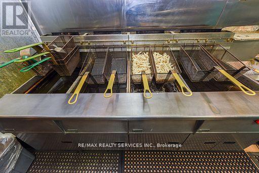 180 Sandalwood Parkway E, Brampton (Heart Lake West), Ontario  L6Z 4N2 - Photo 18 - W12706406