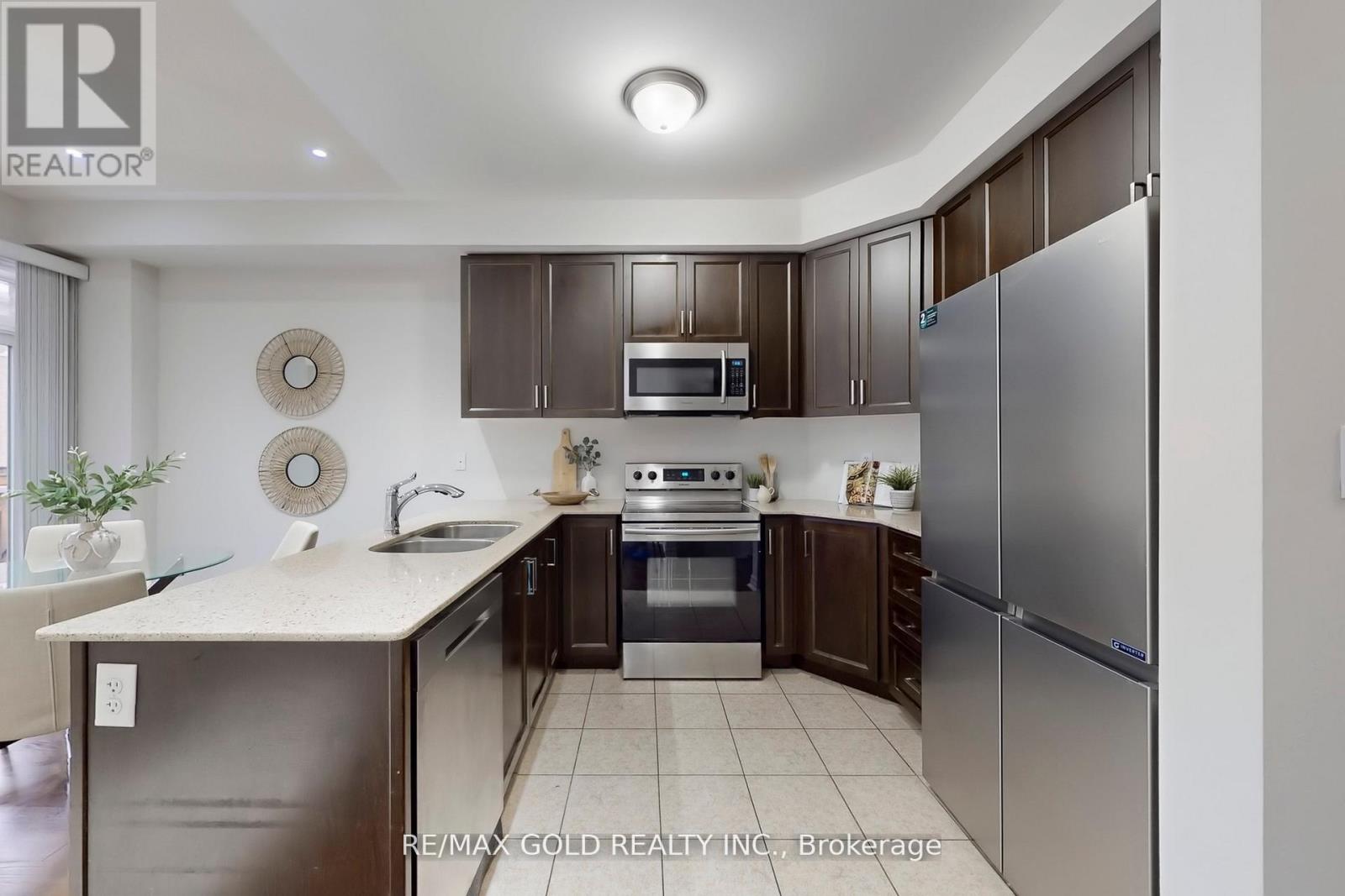 62 Pennycross Crescent, Brampton, Ontario  L7A 4M1 - Photo 10 - W12706620