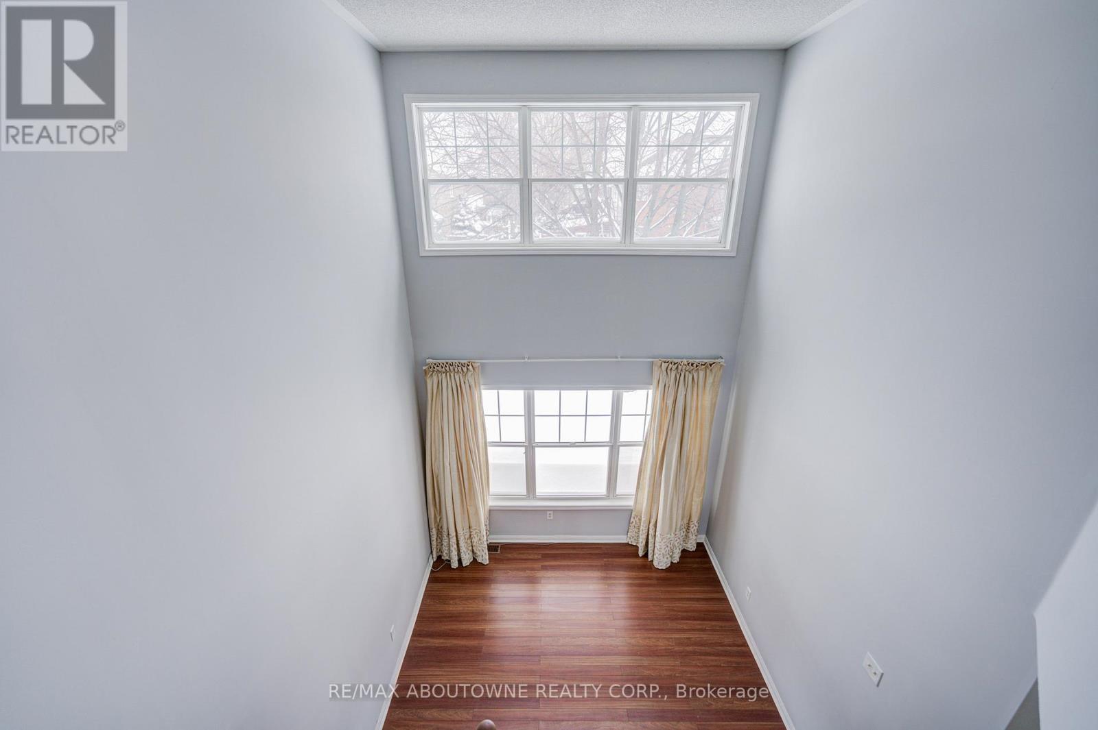 1230 Sagewood Crescent, Oakville, Ontario  L6M 4A6 - Photo 16 - W12706650