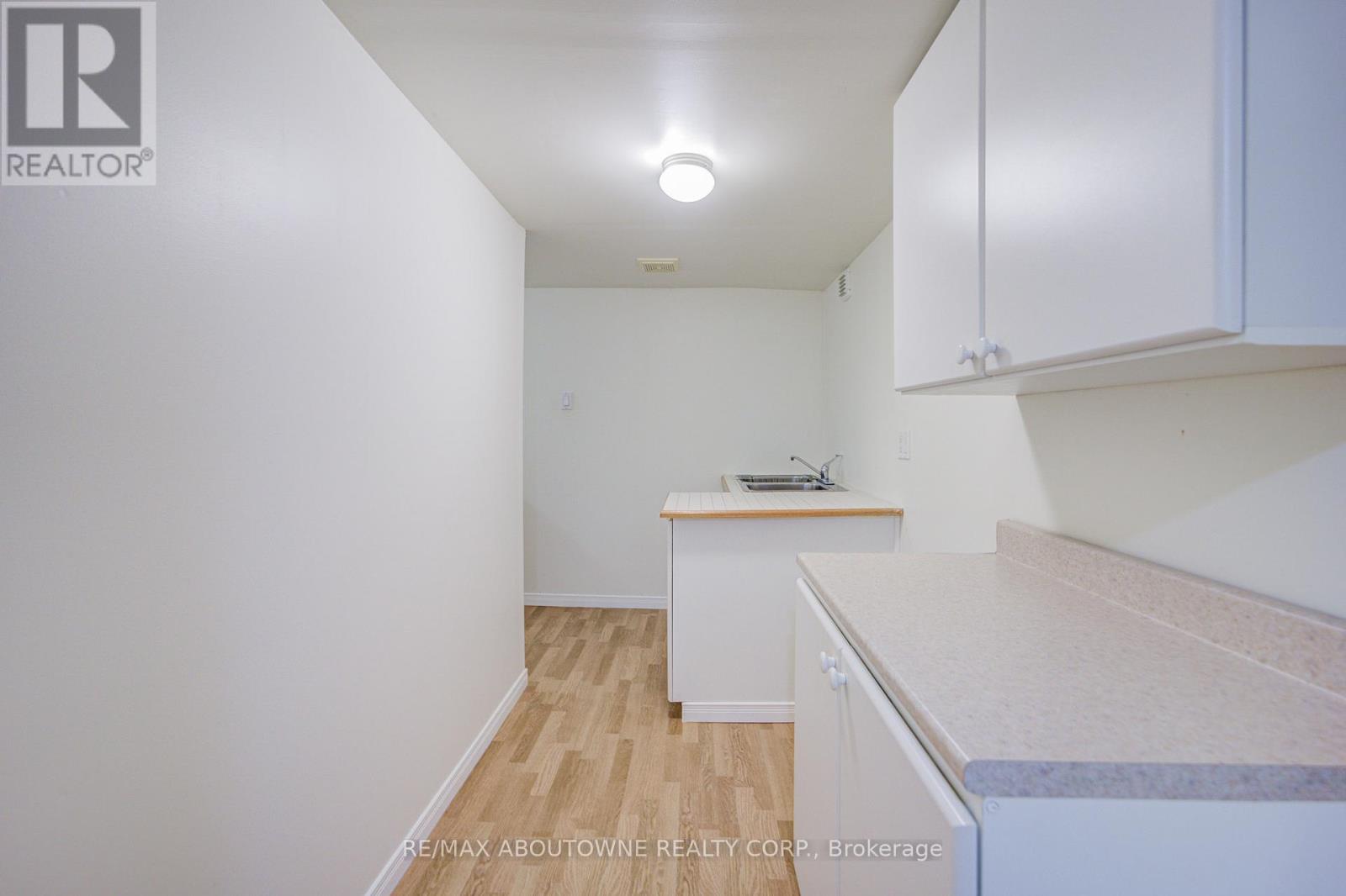 1230 Sagewood Crescent, Oakville, Ontario  L6M 4A6 - Photo 31 - W12706650