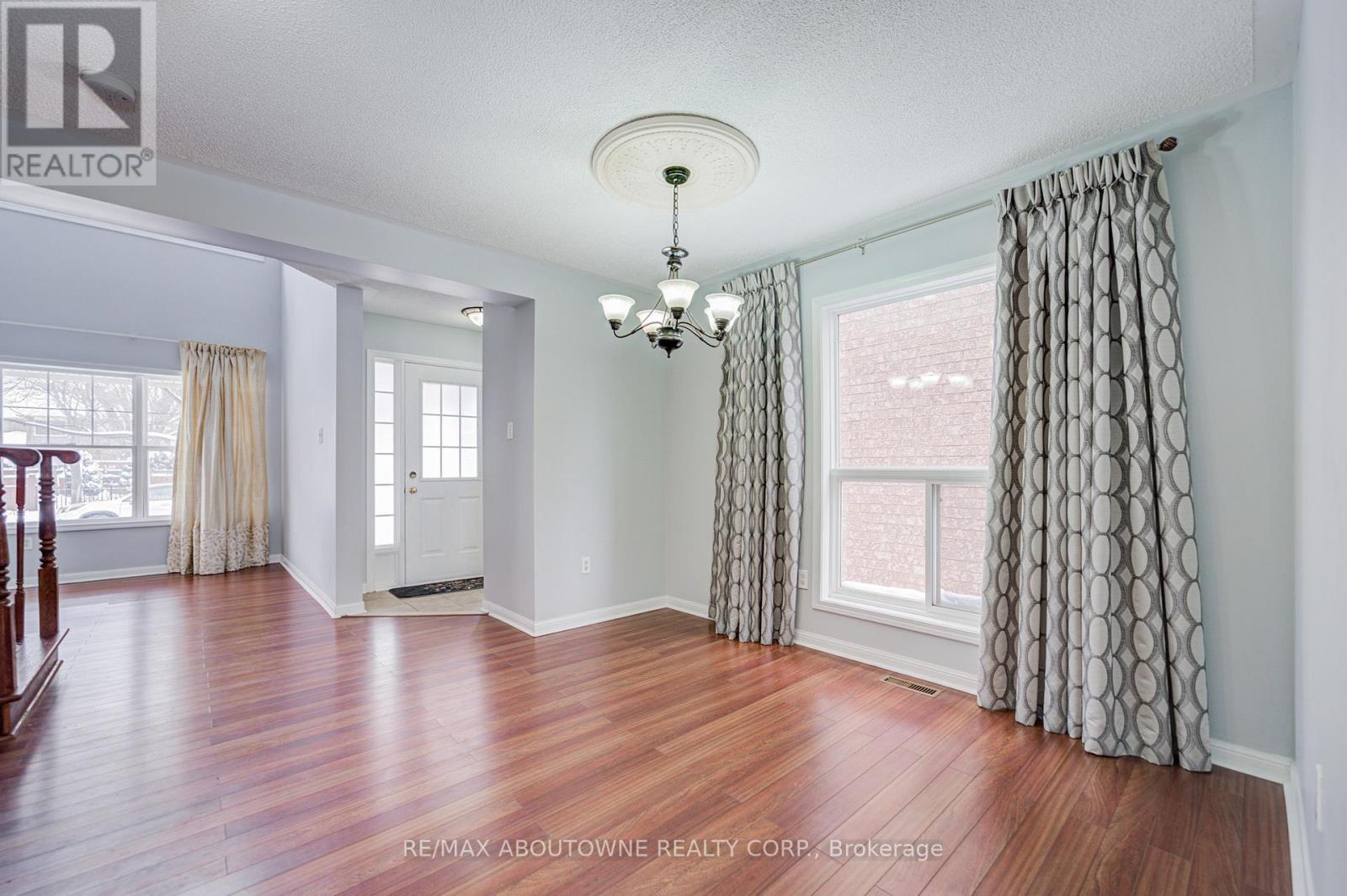 1230 Sagewood Crescent, Oakville, Ontario  L6M 4A6 - Photo 6 - W12706650