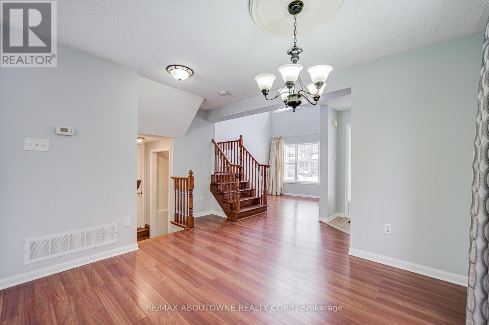 1230 Sagewood Crescent, Oakville, Ontario  L6M 4A6 - Photo 7 - W12706650