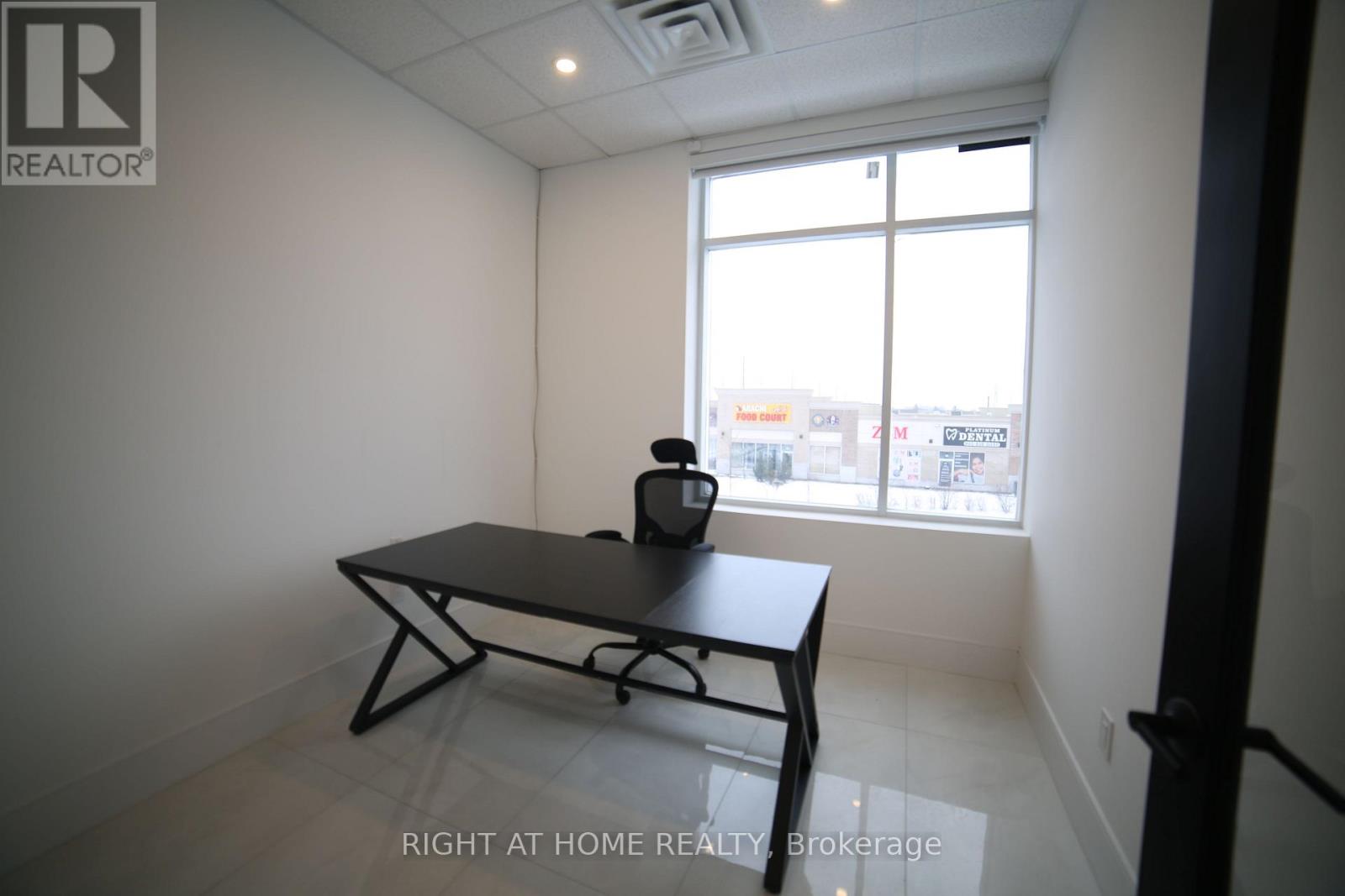 217 - 3465 Platinum Drive, Mississauga, Ontario  L5M 2S1 - Photo 4 - W12706652